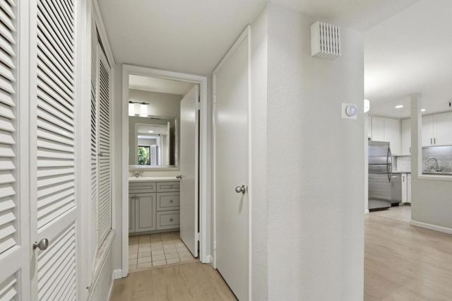 49 Showers Drive E151, Mountain View, CA 94040