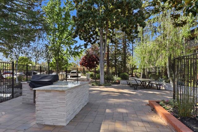 49 Showers Drive E151, Mountain View, CA 94040