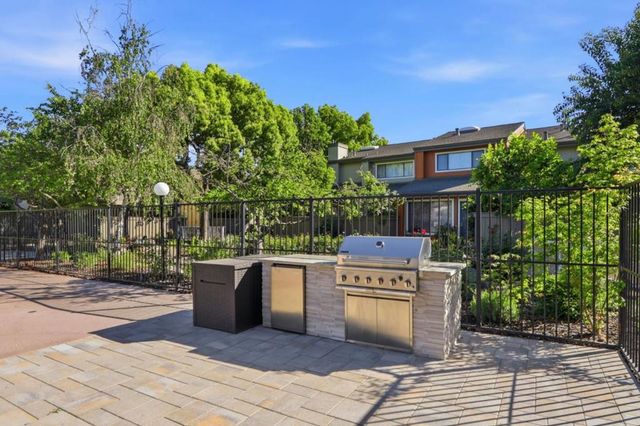 49 Showers Drive E151, Mountain View, CA 94040