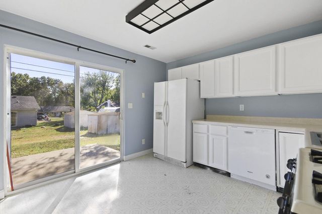 6204 E ROBIN LN, Columbia, MO 65202