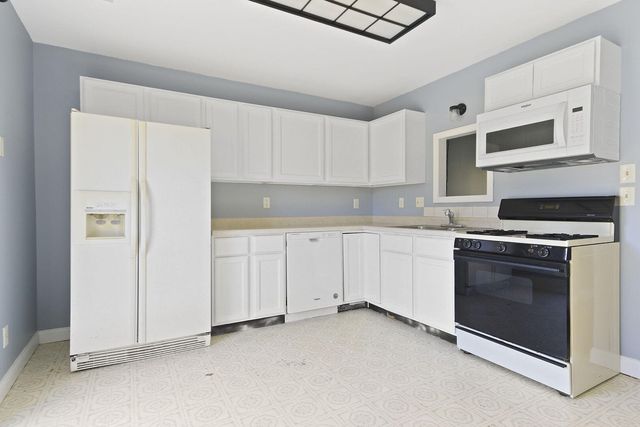 6204 E ROBIN LN, Columbia, MO 65202