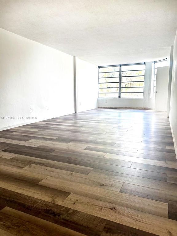 1501 NE 191st Street C312, Miami, FL 33179