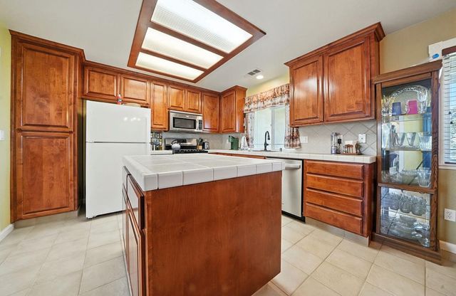 5825 Rippon Rd., Valley Springs, CA 95252