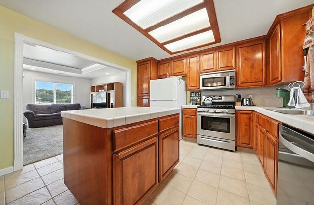 5825 Rippon Rd., Valley Springs, CA 95252