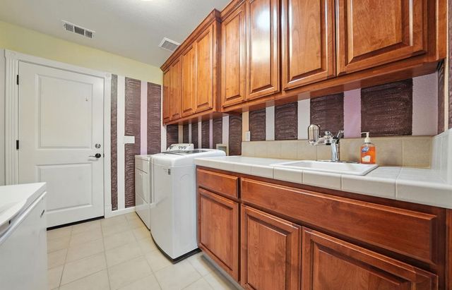 5825 Rippon Rd., Valley Springs, CA 95252