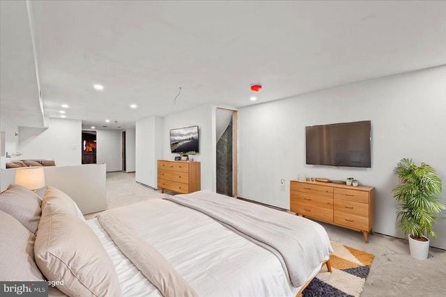 121 S ALDEN ST, Philadelphia, PA 19139