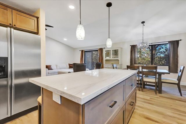 11660 Bluebird Ct, Auburn, CA 95602