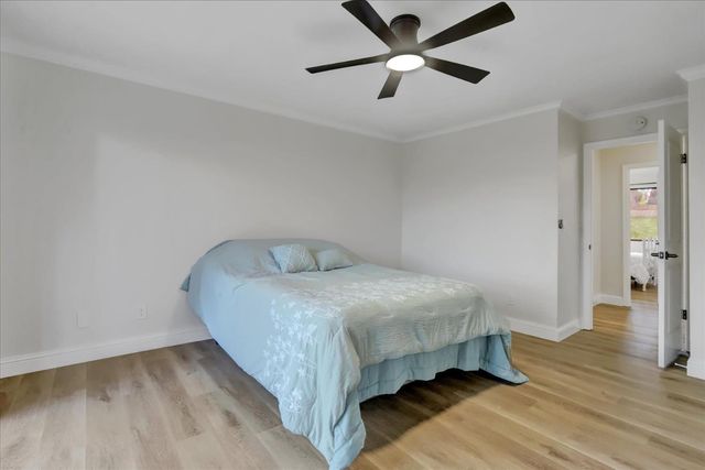 11660 Bluebird Ct, Auburn, CA 95602