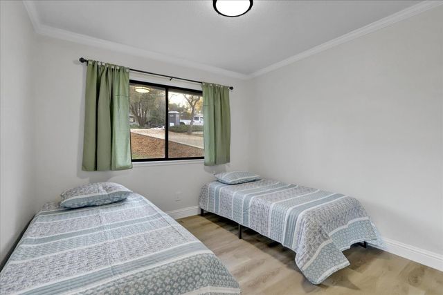 11660 Bluebird Ct, Auburn, CA 95602