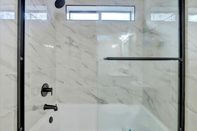 11660 Bluebird Ct, Auburn, CA 95602