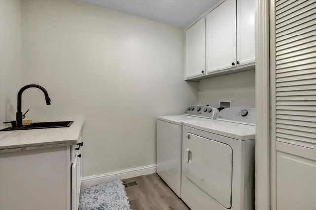 11660 Bluebird Ct, Auburn, CA 95602