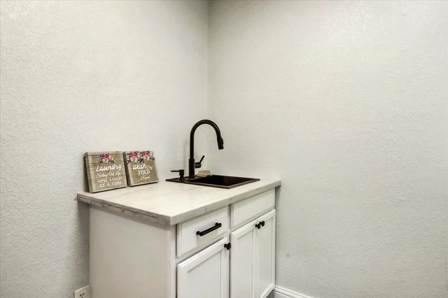 11660 Bluebird Ct, Auburn, CA 95602