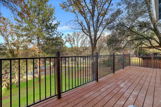 11660 Bluebird Ct, Auburn, CA 95602