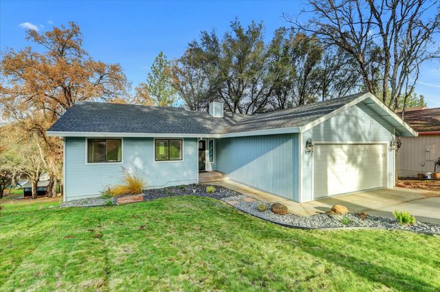 11660 Bluebird Ct, Auburn, CA 95602