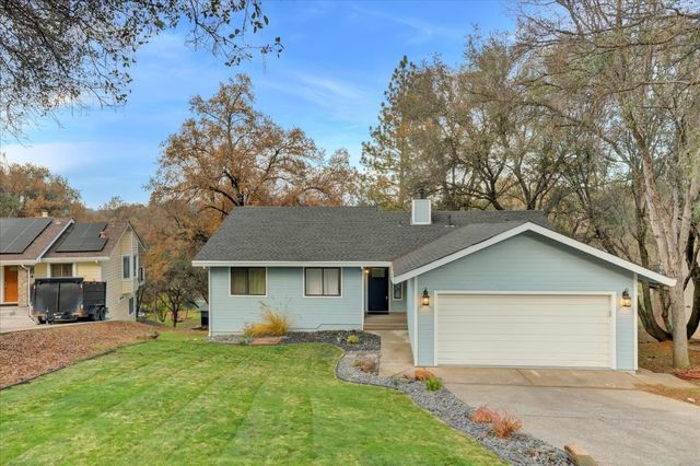 11660 Bluebird Ct, Auburn, CA 95602