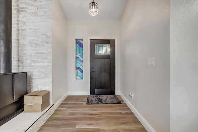 11660 Bluebird Ct, Auburn, CA 95602