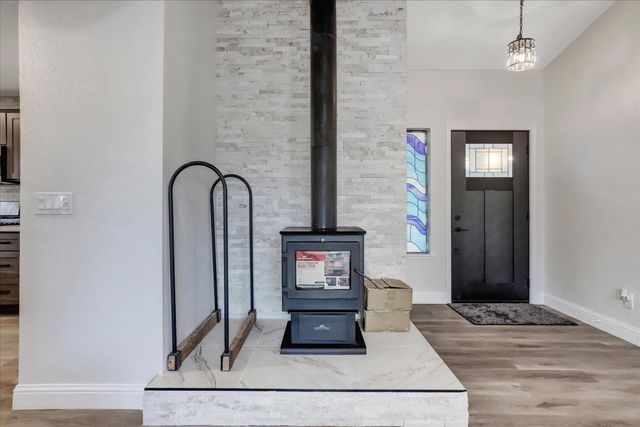 11660 Bluebird Ct, Auburn, CA 95602