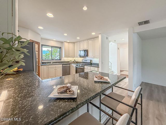 1152 S Westlake Boulevard A, Westlake Village, CA 91361