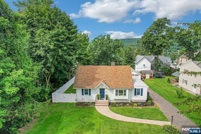 58 Ramapo Road, West Milford, NJ 07421