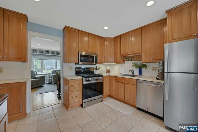 58 Ramapo Road, West Milford, NJ 07421