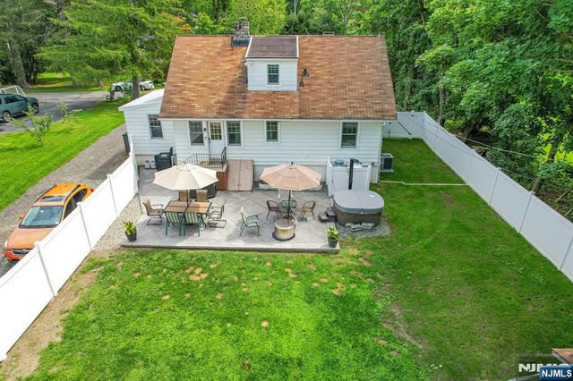58 Ramapo Road, West Milford, NJ 07421