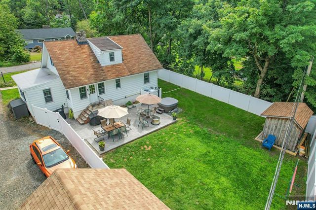 58 Ramapo Road, West Milford, NJ 07421