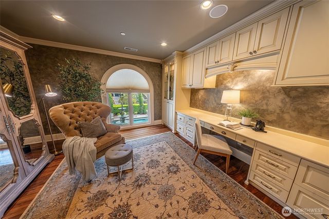 8638 NE 19th Place, Clyde Hill, WA 98004