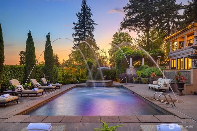 8638 NE 19th Place, Clyde Hill, WA 98004