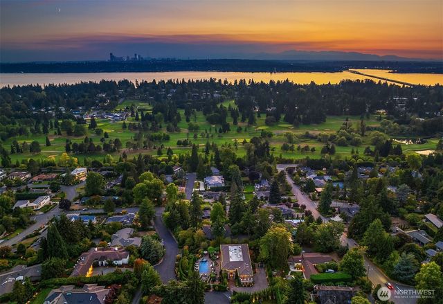 8638 NE 19th Place, Clyde Hill, WA 98004