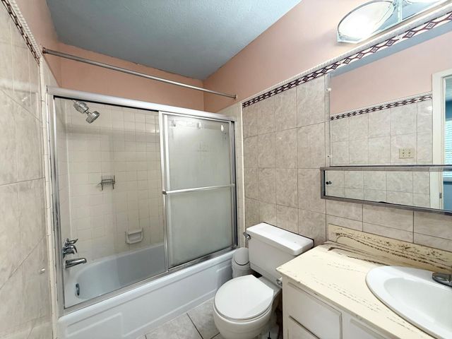 8438 Leawood Blvd 1, Houston, TX 77072