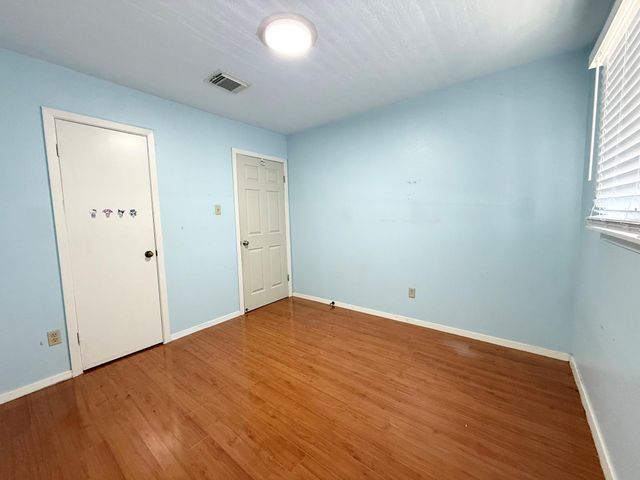 8438 Leawood Blvd 1, Houston, TX 77072