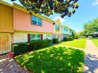 8438 Leawood Blvd 1, Houston, TX 77072