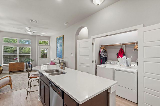 2409 Claret CV 114, Austin, TX 78748