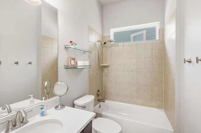 2409 Claret CV 114, Austin, TX 78748