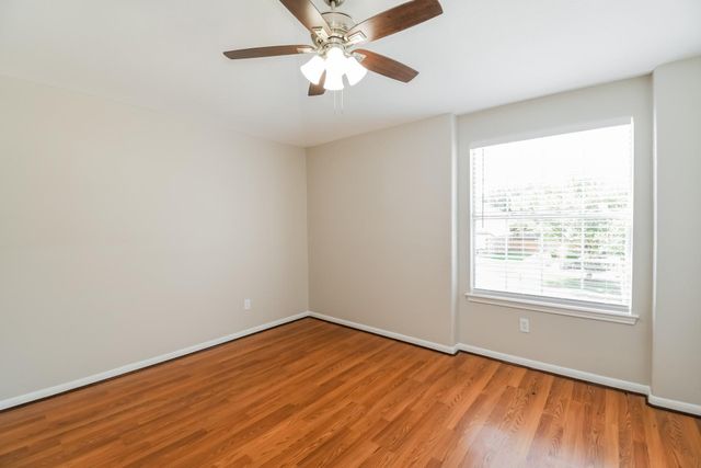 1060 Cabot Cove, Dickinson, TX 77539