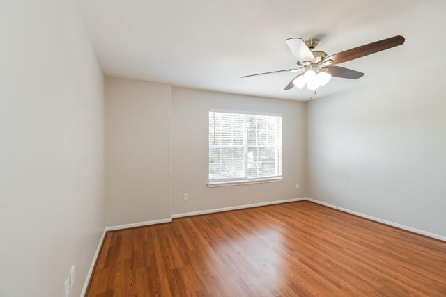 1060 Cabot Cove, Dickinson, TX 77539