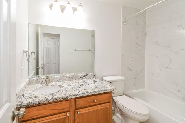 1060 Cabot Cove, Dickinson, TX 77539