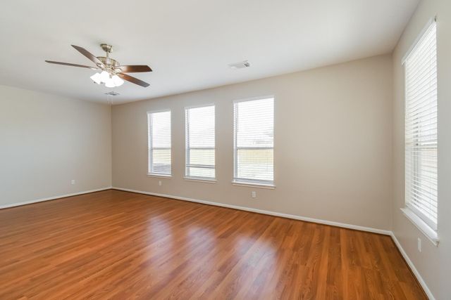 1060 Cabot Cove, Dickinson, TX 77539