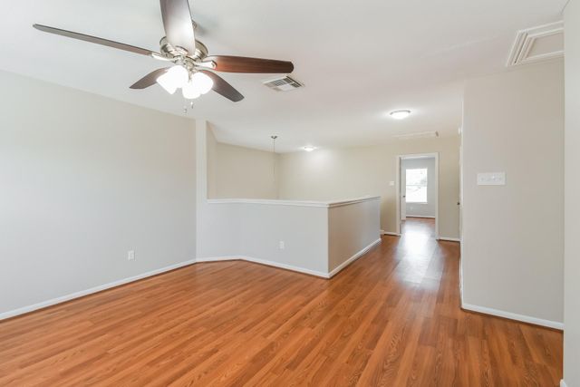 1060 Cabot Cove, Dickinson, TX 77539