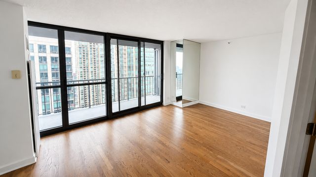 10 E Ontario Street 4007, Chicago, IL 60611