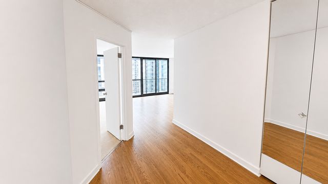 10 E Ontario Street 4007, Chicago, IL 60611