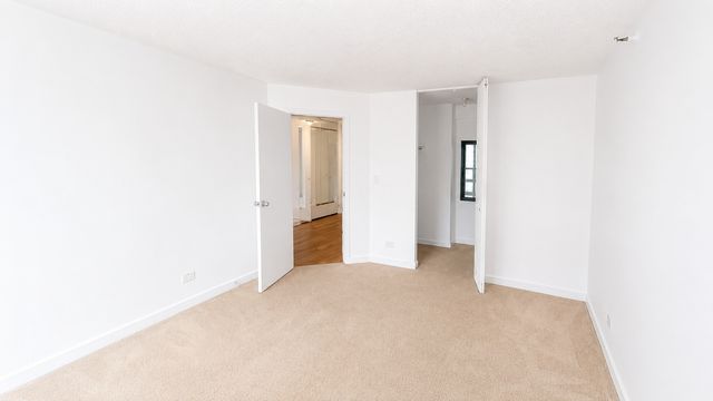 10 E Ontario Street 4007, Chicago, IL 60611