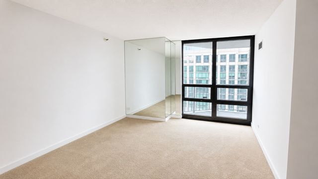 10 E Ontario Street 4007, Chicago, IL 60611
