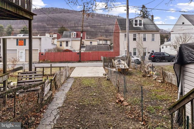 120 W CENTRE ST, Ashland, PA 17921