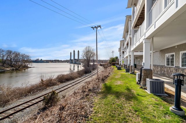 19 Bridge St Unit 9, Kittery, ME 03904