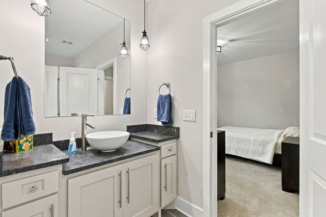 1208 Wiltshire Ct, Columbia, TN 38401