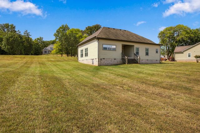 1208 Wiltshire Ct, Columbia, TN 38401