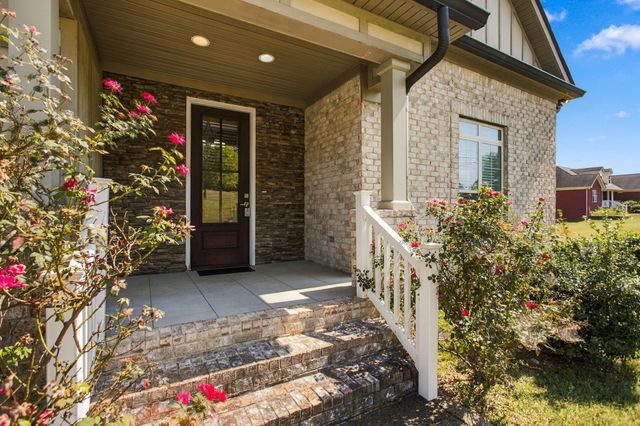 1208 Wiltshire Ct, Columbia, TN 38401