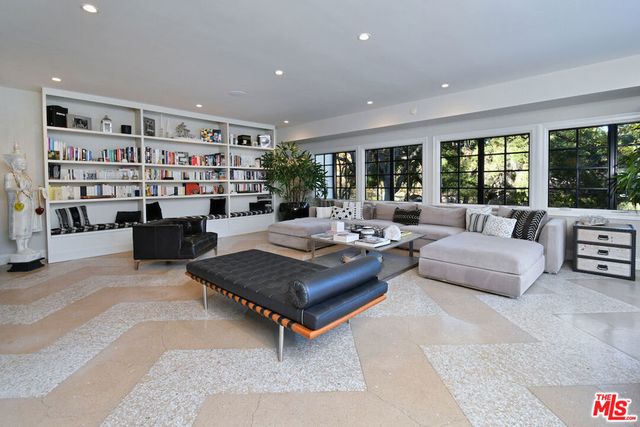 29105 Old Mill Creek, Agoura Hills, CA 91301