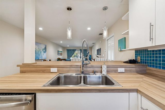 29129 BAY HOLLOW DRIVE 3202, Wesley Chapel, FL 33543